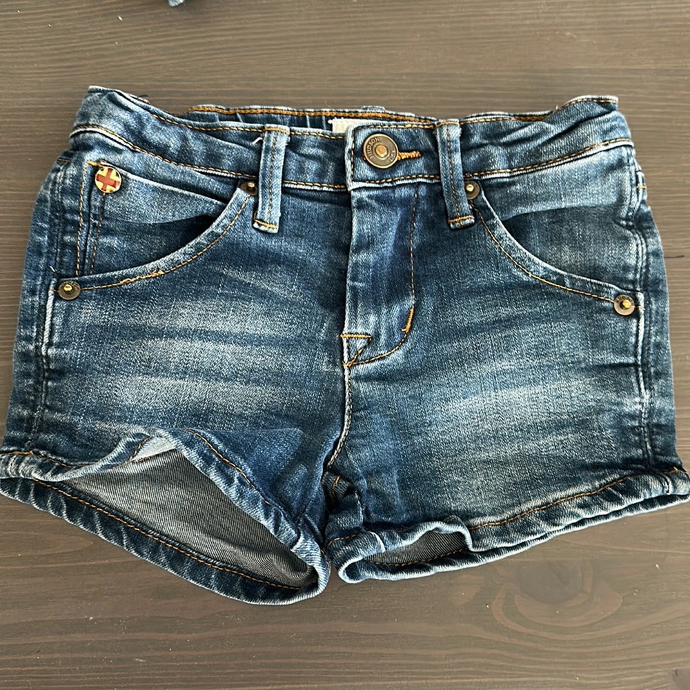 Hudson jeans medium wash feathered denim shorts 4